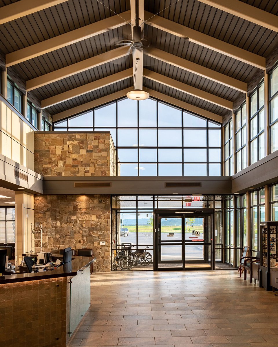 dexigner's tweet photo. Glacier Eye Clinic by Cushing Terrell https://t.co/xjDdYhDxyw

@Cushing_Terrell #Architecture
Photography: Rex Connell https://t.co/5HRCmufnze