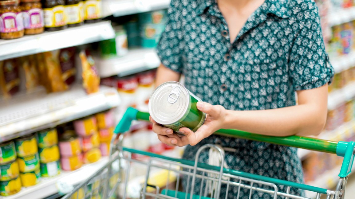 Choose frozen or canned fruits and vegetables if youโre trying to limit trips to the grocery store.
Be sure to read labels for added sodium and avoid fruits packaged in syrup.
#HealthTips #HealthyAtHome #pandemic https://t.co/Qnrv7epjFG