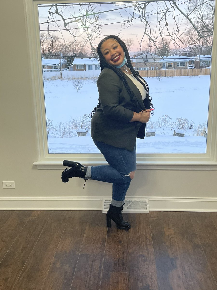 KiaPinkney's tweet photo. Today I was a speaker at my first homebuying seminar✨😌👏🏼👏🏼
#KeyswithKia #ThePinkneyTeamRealty #realtor #KiatheCloser #aimingforsuccess https://t.co/9L8gIC4g0S