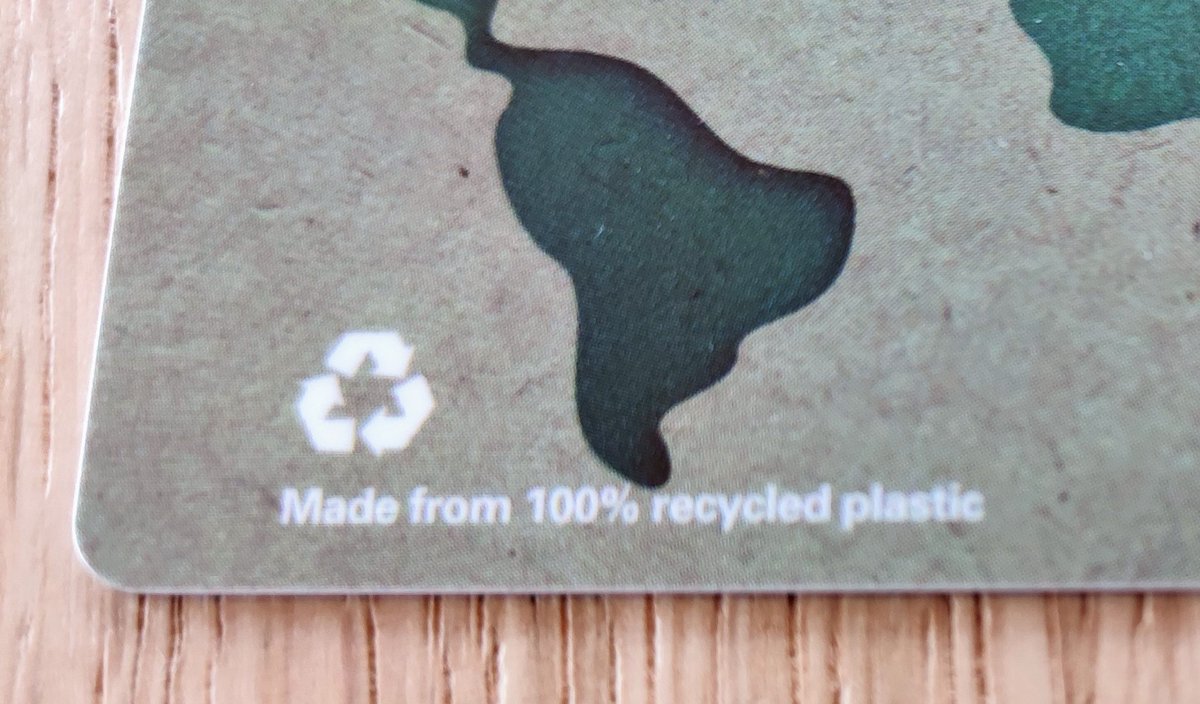 Stoked to see my new credit card is made from 100% #recycledplastic, thanks #lacaixabank 🙌 looking forward the day when these things are the norm and dont catch me by surprise! #zerowaste #circulareconomy