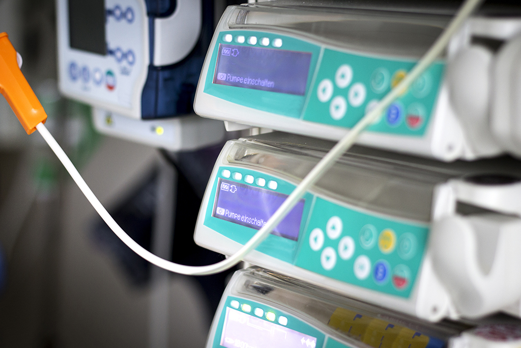 TECcare's tweet photo. "The adoption of TECcare® CONTROL wipes has resulted in no further damage to medical devices and delicate or vulnerable environmental surfaces.” 
Read our clinical paper in full for further details:
https://t.co/XeF94YLsSC

#DeliveringaSaferEnvironment https://t.co/w4RlwOTb2A