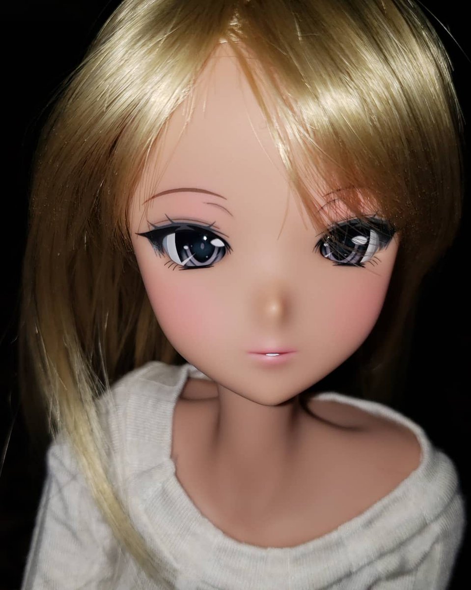 DollBound's tweet photo. Suri hasn't gotten much love here are a couple late night pics 💜
#smartdoll #bjd #vinyldoll #keepcalmandcarryasmartdoll #dolladventures #dollgames #culturejapan #bjdphotography #vinyllove #bjddoll #dollclothing #dollstuff #dolllife #dolltwins #DannyChoo #moment #smartdollmoment https://t.co/PM1hEMGpXI