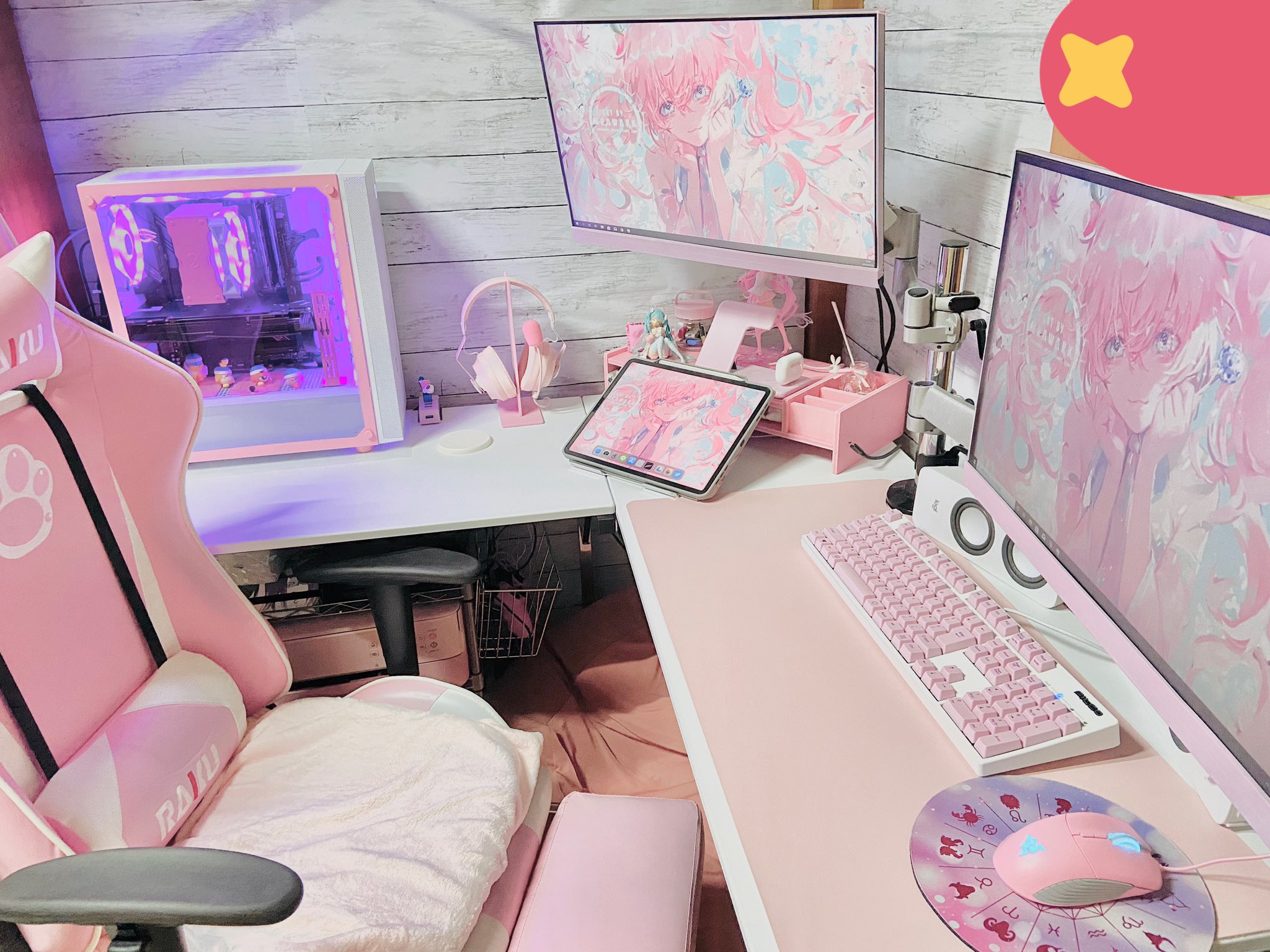 春霞みぃな 個人vtuber Twitterissa みんな塗装好きなの これね春霞が塗装したpcケースとcpuクーラーとステイ ガンプラの塗装とかした事はあったけどね Pcケースの塗装楽しすぎてまたやりたい W ピンクのデスク周り モニターもピンク デバイスもピンク