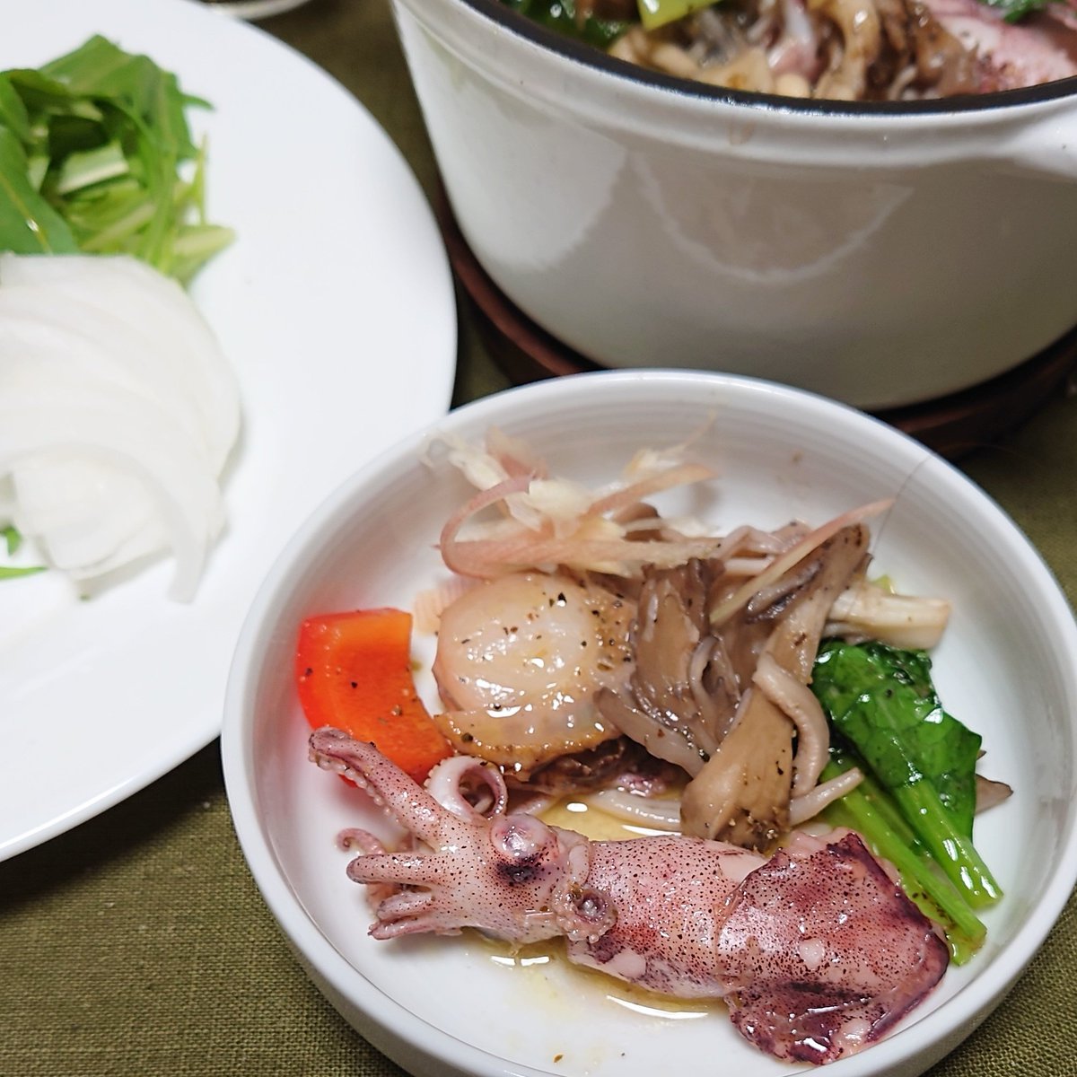 Zen 写真と俳句見習い على تويتر スーパーで ヒイカ発見 しばらくぶりにアヒージョ ヒイカ ホタテ 舞茸 小松菜など ヒイカは下ごしらえせず日本酒で洗っただけ これならめんどくない バーミキュラ 活躍