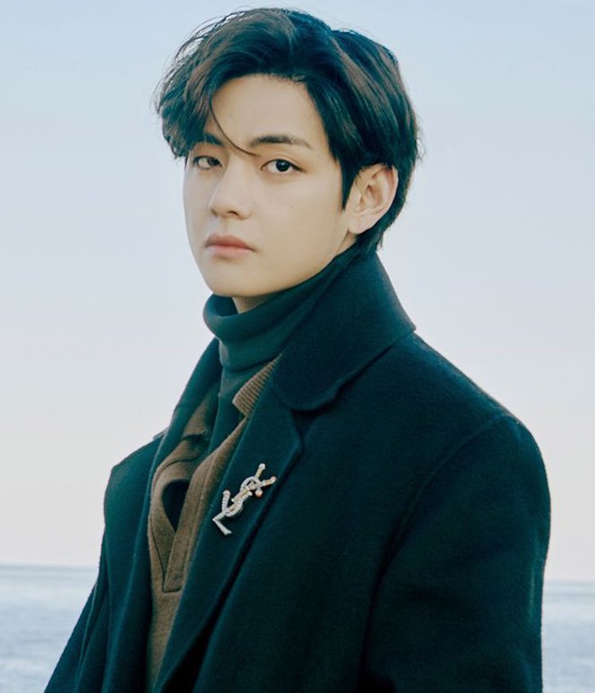 archivefortae's tweet photo. winter 2020                        winter 2021 https://t.co/s8nqNJRTX8