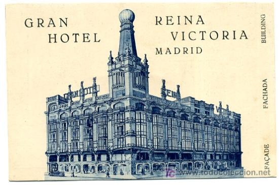 Cuando las obras ya habían comenzado se decidió dedicar las plantas intermedias a un hotel de viajeros. Sería el Gran Hotel Reina Victoria de Madrid.