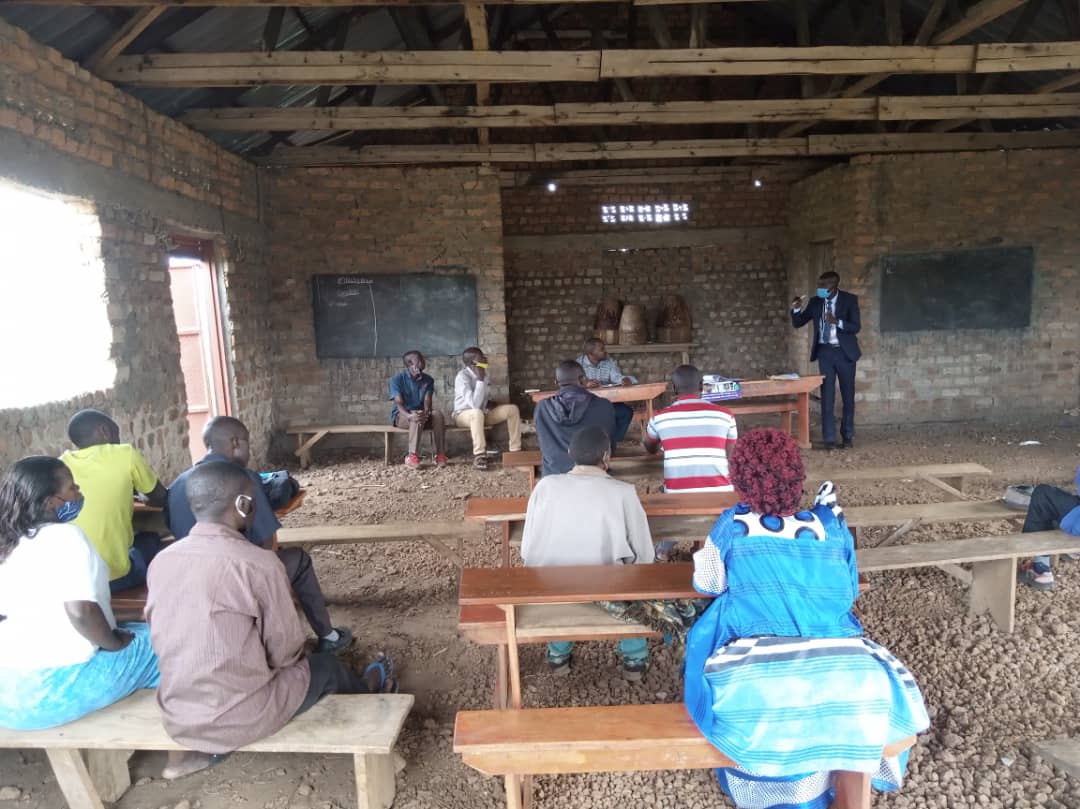 With support from the @DGFUganda17, Mubende Centre met with leaders of Kasiita in Kassanda District, to sensitise them about the operation of Local Council Courts. The leaders included LC I members, youth & female leaders plus PWD representatives of the area. #legalaid