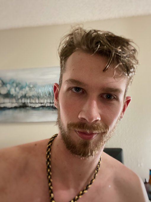 This is gonna sound stupid but I&rsquo;m gonna say it anyway 🙃 Don&rsquo;t be ashamed or embarrassed or your lazy<a href="/tag/gaysneakers"class="tags"><span>#gaysneakers</span></a>