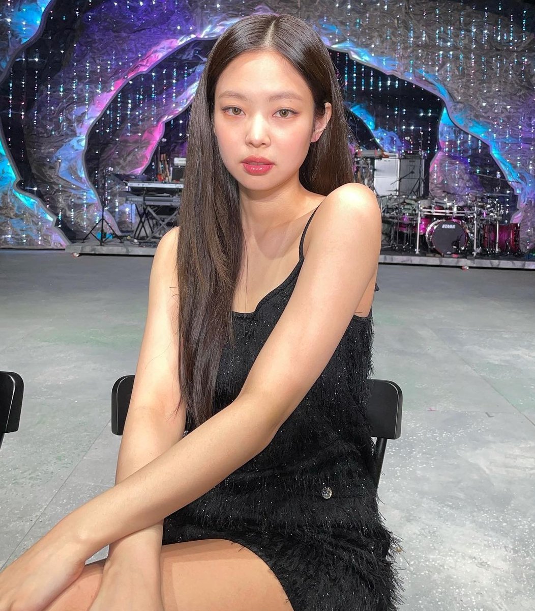 JENNIE