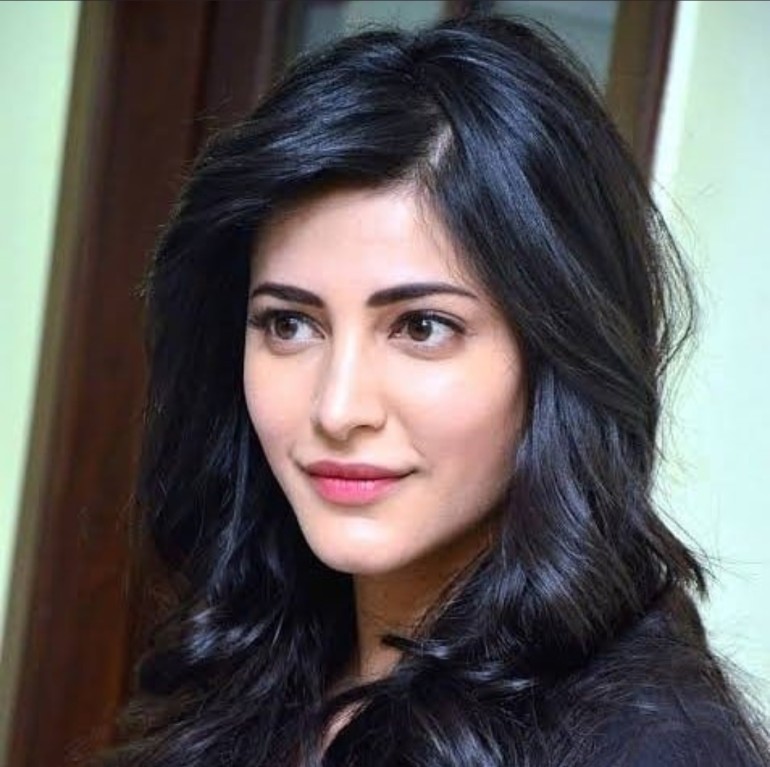 Wishing a Very Happy Birthday to gorgeous Shruti Haasan 
