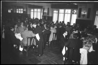 El hotel sería famoso entre los toreros y en él se alojó a menudo Manolete o se realizaron homenajes a Antoñete o Curro Garbis.Santos Yubero, 1940 en  @PatrimonioCM