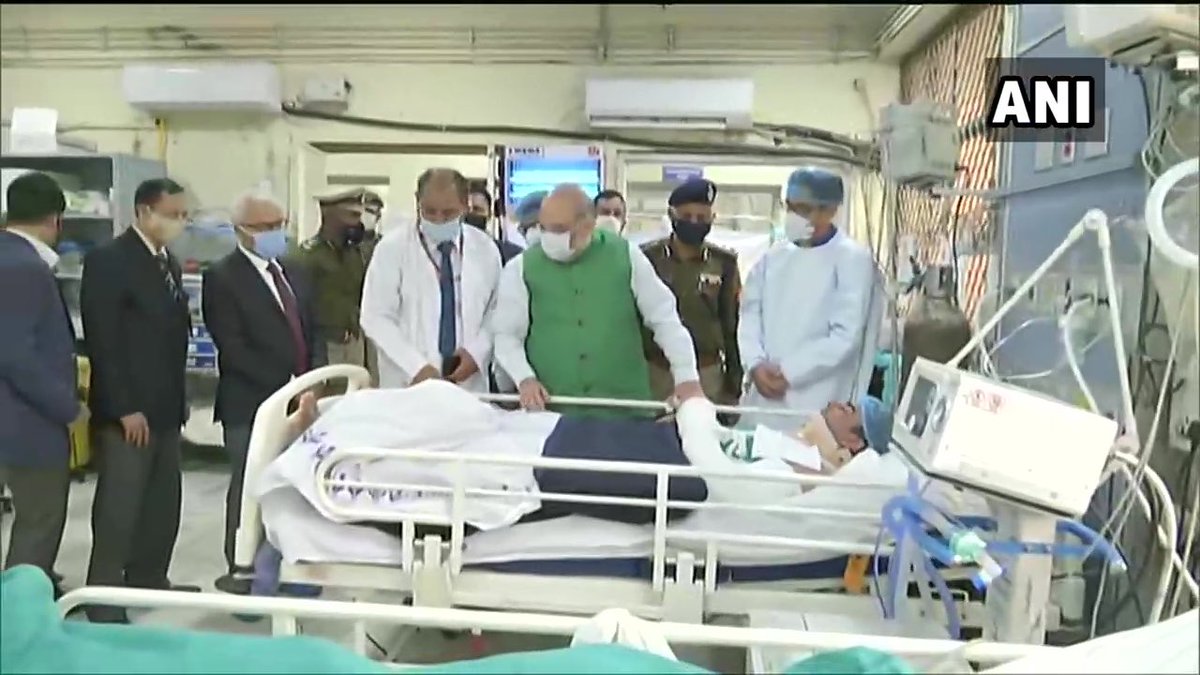 satyakumar_y's tweet photo. Shri @AmitShah Ji meeting Police personnel’s  who were injured stopping the rioters in tractor rally on January 26th - at Sushruta Trauma Centre, Civil Lines.

#Salute2DelhiPolice https://t.co/unhXmFHb3g