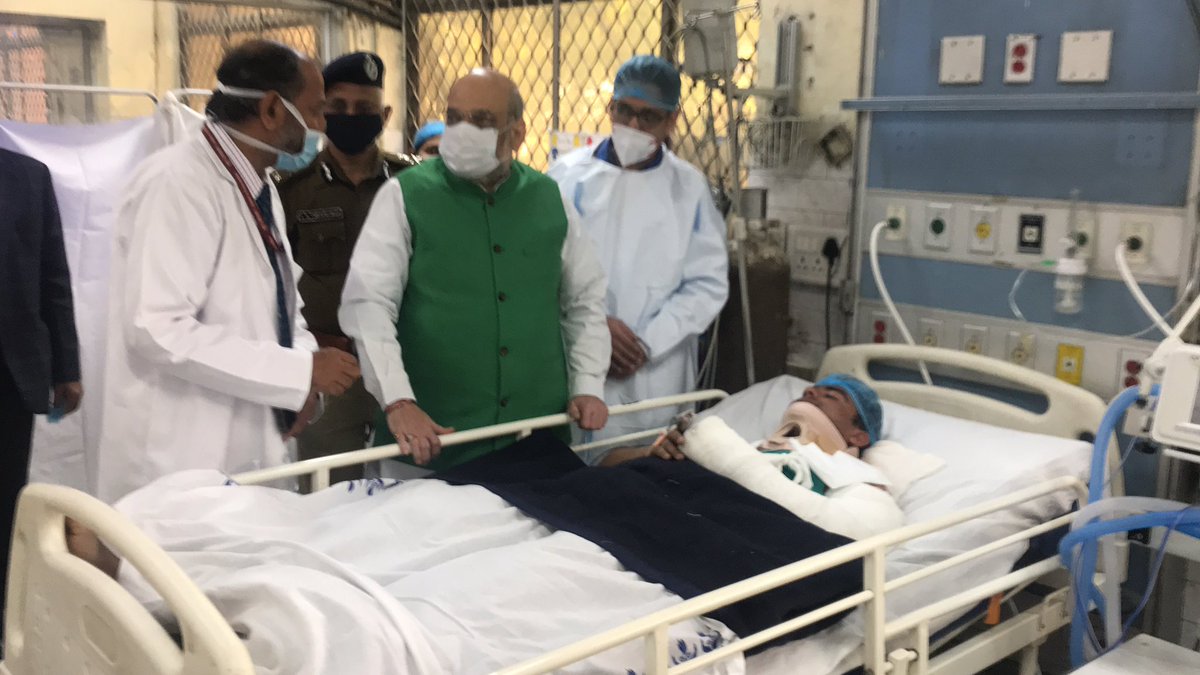 AmitShahOffice's tweet image. HM Shri Amit Shah meets the injured @DelhiPolice personnel. #Salute2DelhiPolice.