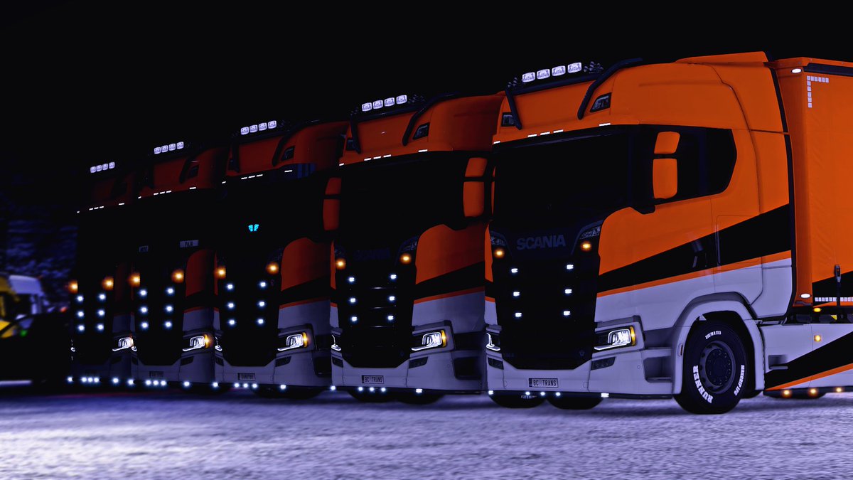 CraftMAN_CZ's tweet image. Yesterday we organized a convoy🚛for the Czechoslovak community. Although the journey was sometimes dangerous ⚠, we all arrived safely at the destination company.