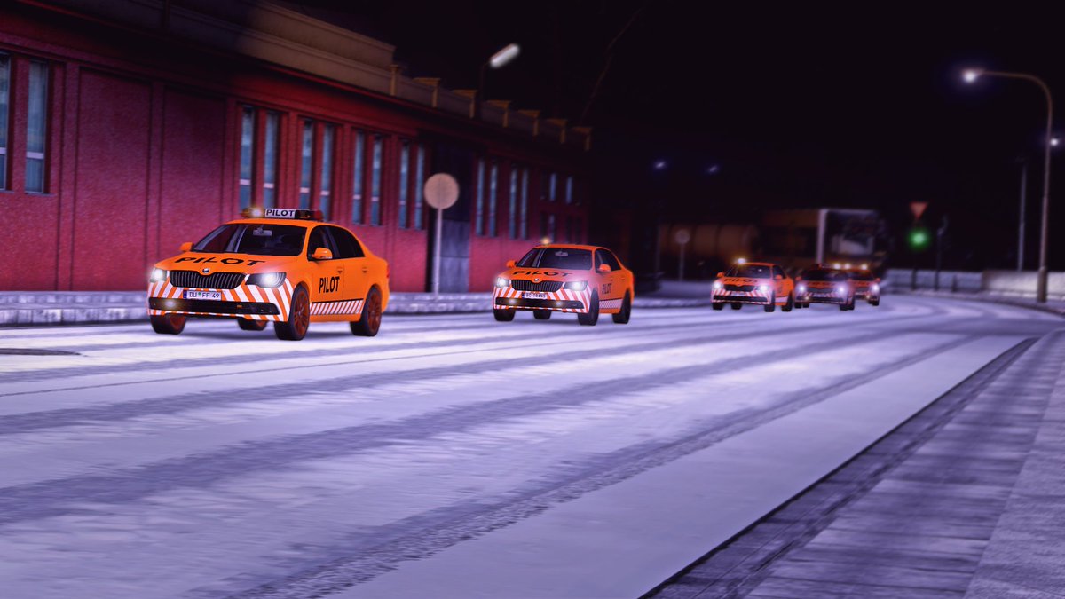 CraftMAN_CZ's tweet image. Yesterday we organized a convoy🚛for the Czechoslovak community. Although the journey was sometimes dangerous ⚠, we all arrived safely at the destination company.