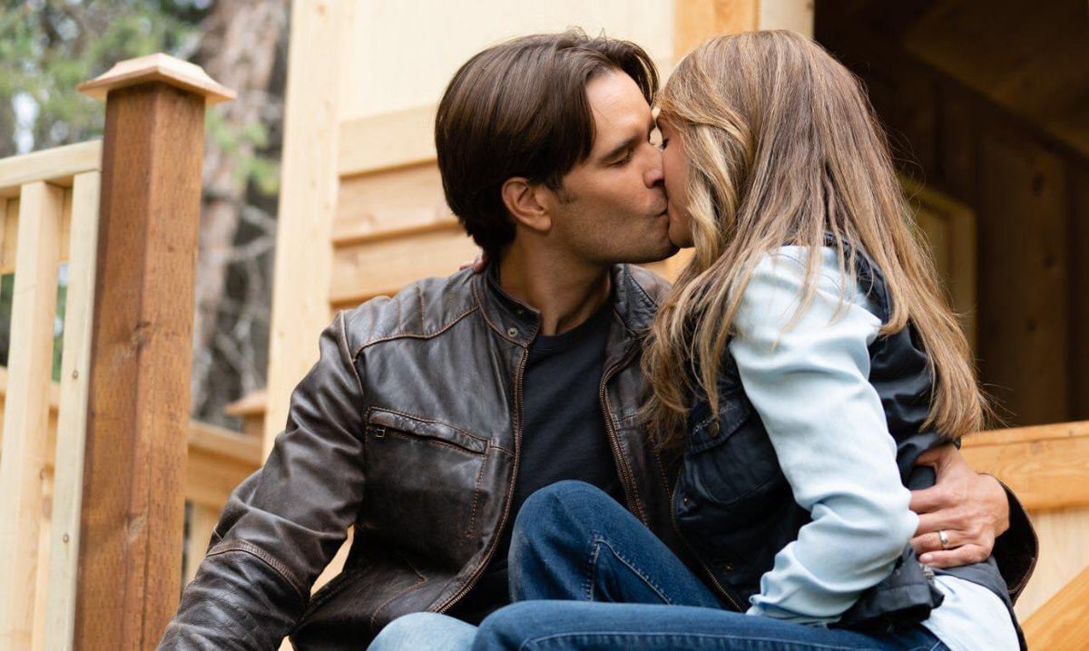 GameOfT74009198's tweet photo. Excellent jeudi à tous. Profitez bien de votre journée. En attendant le blog du jeudi soir avec impatience. @HeartlandOnCBC prenez soin de vous. Merci pour vos saisons incroyables d heartland. ❤️ ❤️ ❤️ ❤️ ❤️. Plein de bisous de la France 🇫🇷 😍 😍 😍 😍. https://t.co/tyybWm07Iz