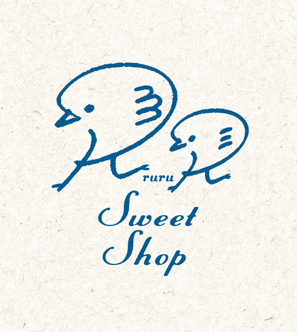 Moeko Kobayashi 過去のお仕事紹介 スイートショップ Rr Sweet Shop のロゴ ショップカードデザインを担当しました 親子で気軽に立ち寄れる場所にしたい というオーナーさまの想いから Rr を鳥の親子のマークに ロゴ デザイン スイーツ