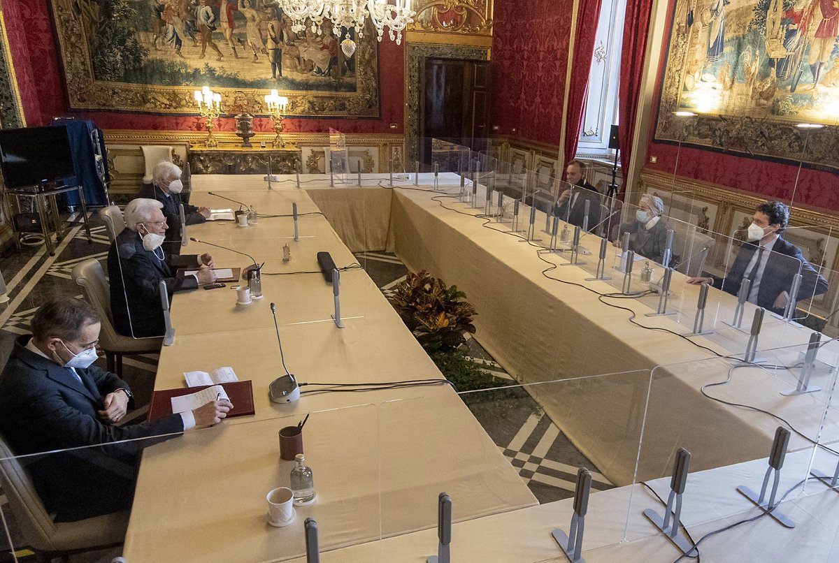 emenietti's tweet photo. what a time to be alive.

(foto @Quirinale) https://t.co/MkEbdTsvA4