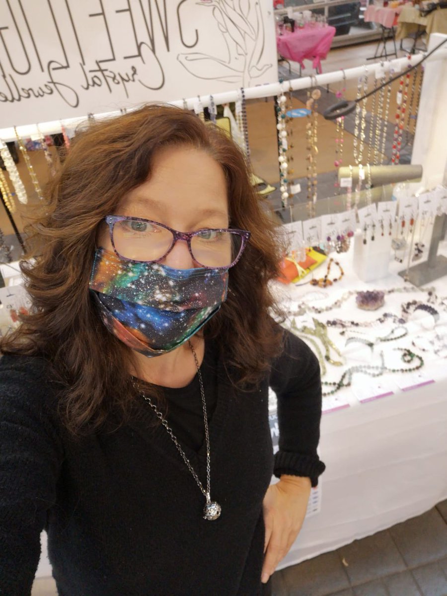 Nice to meet you! Here I am at the 2020 Christmas Market in St. Catharines. Can I get a follow or two? Blessings for a prosperous 2021!  #supportsmallbusiness  #shoplocal #shopcanadian #artisanmade #allcanadian #healingcrystals #letsprosper #happynewyear_2021