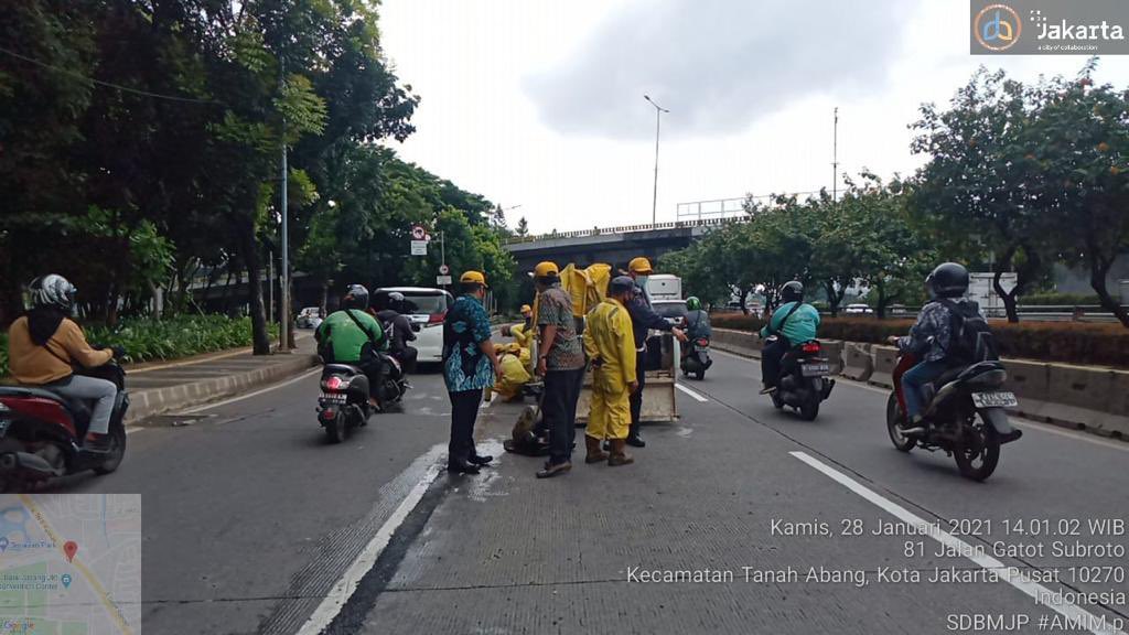 lucywiryono's tweet photo. Nah ini tempat gue jatoh Desember kmrn gaes! Udh ditutup skrg tali airnya. Alhamdulillah https://t.co/K8bDvHdP4Y