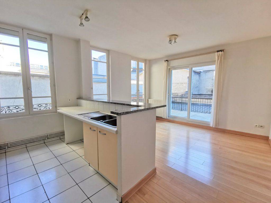 orpireims's tweet photo. REIMS HYPERCENTRE En plein coeur de l'hyper centre de Reims, appartement T3 se composant d'une entrée, séjour avec cuisine ouverte aménagée, 2 chambres, salle de bains, WC séparés. Une grande terrasse de 16m2, très calme entièrement sur cour !
🔍 https://t.co/MUmsS5OmLK https://t.co/w2vcqIJheF