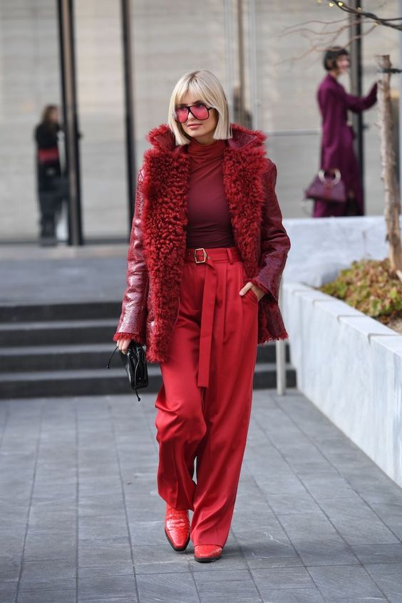 The rigour and simplicity in the lines intensify total red - they glide over the figure,
lengthening it!

#infurmagazine #infurmag #fashion #furs #fur #furfashion #ootd #stylefashion
#fashioninfluencer #streetstyle #streetfashion #furlove #furjacket #totallook #red #fashionweek
