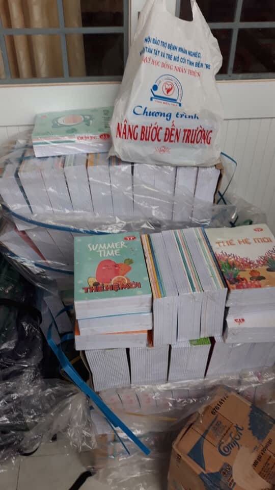 trinhdenled's tweet photo. Trao gửi yêu thương đến các em học sinh của tỉnh đình định. https://t.co/IRuIN0B1j7