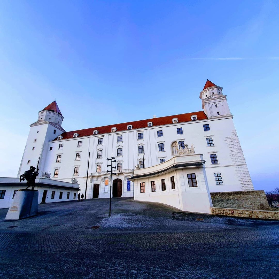 Hands down, is there anyone who has NOT been at the #BratislavaCastle? 🏰⁠