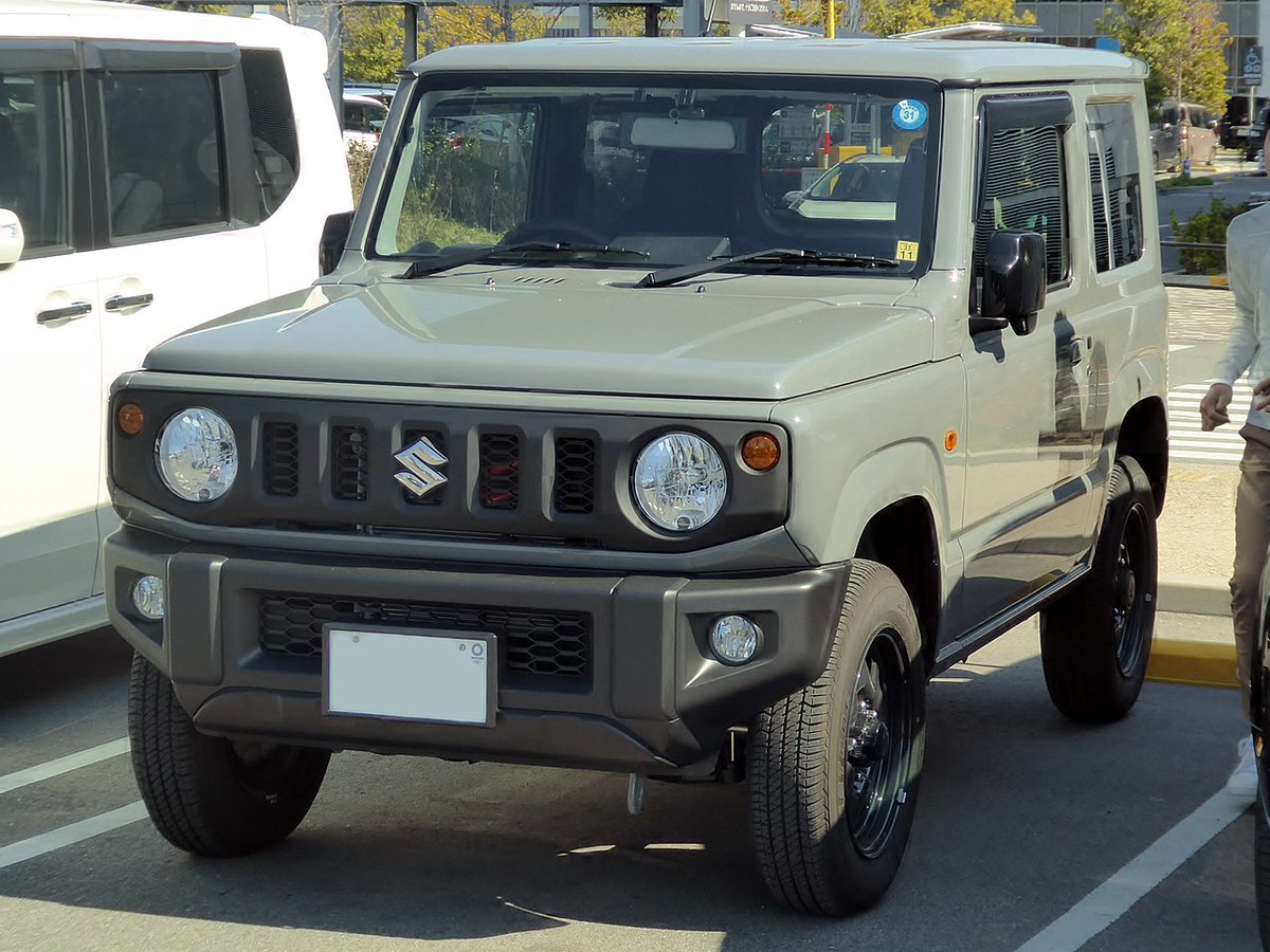 cmphiwe_malenga's tweet image. The fourth generation Jimny and Jimny Sierra were launched in Japan on 5 July 2018, with styling reminiscent of the earlier LJ and SJ Jimny generations. Production commenced in Japan on 29 May 2018 at Suzuki's Kosai plant.
#TBC
#ThrowBAckCar