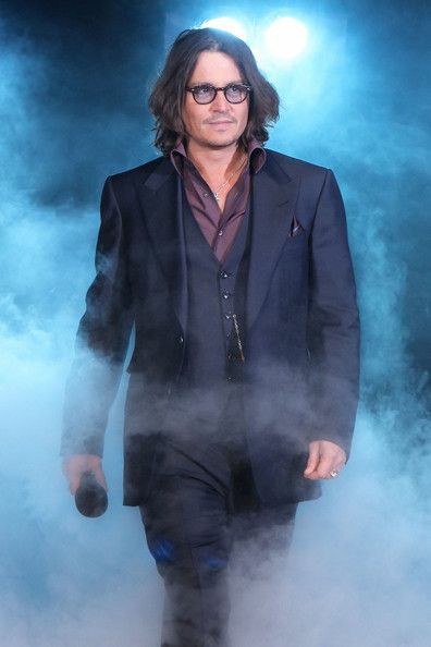 Johnny Depp as Cupcakes. A Thread :