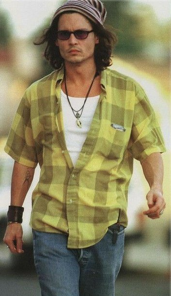 Johnny Depp as Cupcakes. A Thread :