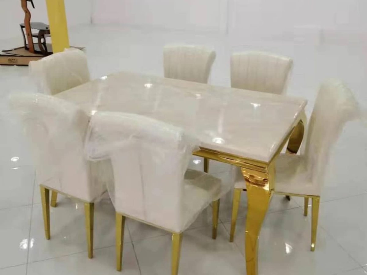 Marble dining Tables at 150000. Call us on 0700372172. #marblediningtable  #furnitures #furnituredesign #interiordesign
instagram.com/p/CKlOfApjnbi/…
