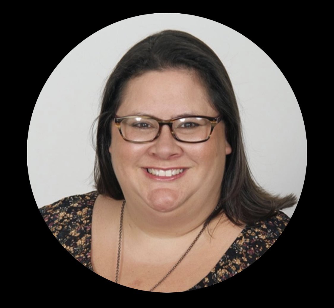 Patriot_Elem's tweet photo. Congratulations to our very own Ms. Jimerson! She was selected as a Golden Apple Teacher of Distinction for 2021.  #PatriotPride ❤️🤍💙 https://t.co/jHs0ANfXwm