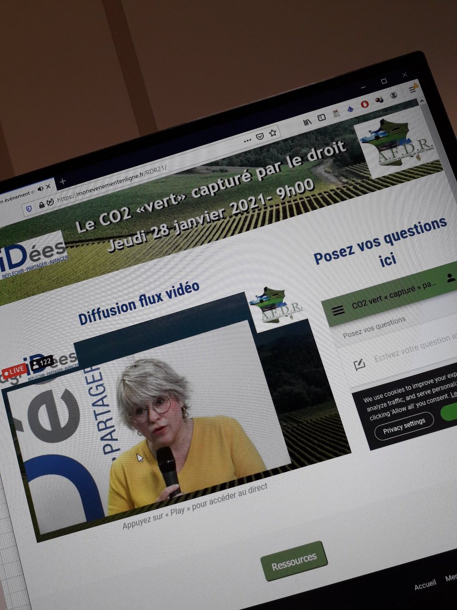 Le covid n'empêche pas la réflexion sur les outils juridiques de décarbonation de l'agriculture française ! Merci à l'<a href="/AFDRural/">Association française de droit rural</a> et à <a href="/SAFThinkTank/">Agridées</a> pour ce sujet passionnant <a href="/PicDroitRural/">Association picarde de droit rural</a> #agriculture #stockageducarbone #droitrural #droitdelenvironnement
