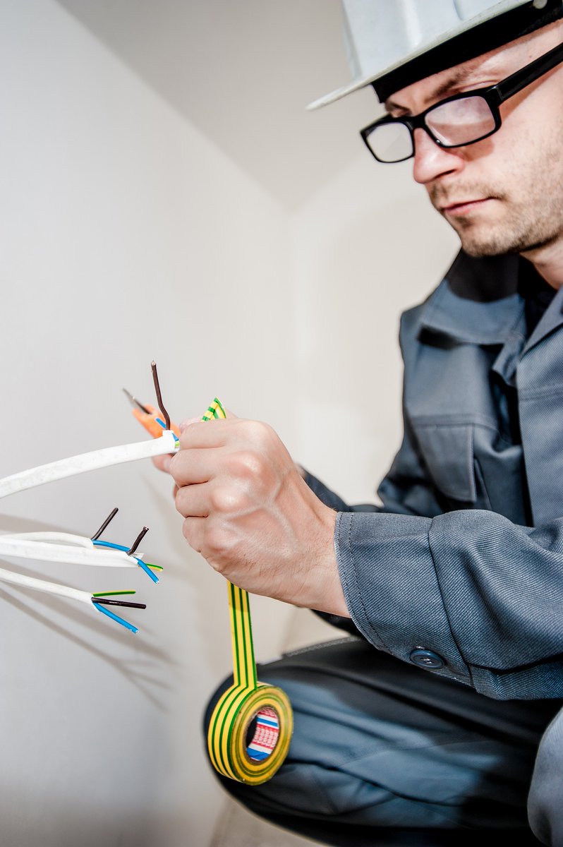 Updates_SELECT's tweet photo. SELECT has urged Members to take part in a second consultation on the regulation of the electrical industry – and says only government legislation can bring about “comfort and security” to customers.
Read more here: https://t.co/RErLoXhedV
#regulation #ProtectionOfTitle https://t.co/mJy1S99zQu