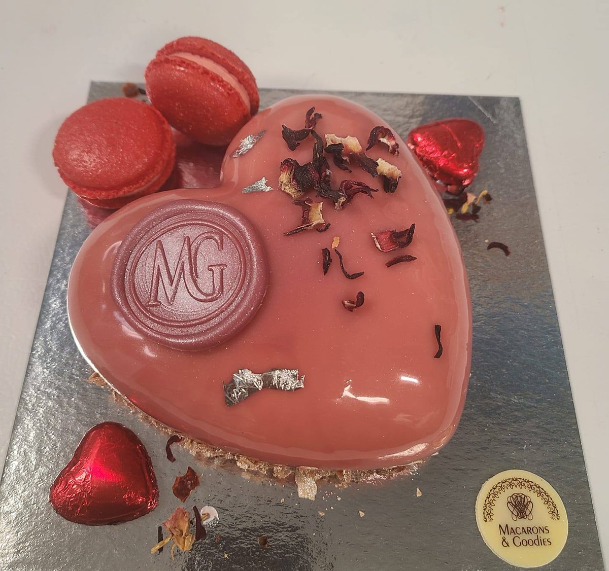 Macaron_Goodies's tweet photo. Happy Valentines week! We are definitely feeling the love here at Macarons and Goodies! ❤️
To show our love we have brought back the always popular heart shaped cake
https://t.co/g2KyL6tZmT
#valentine2021 https://t.co/t4lJXyRuEY