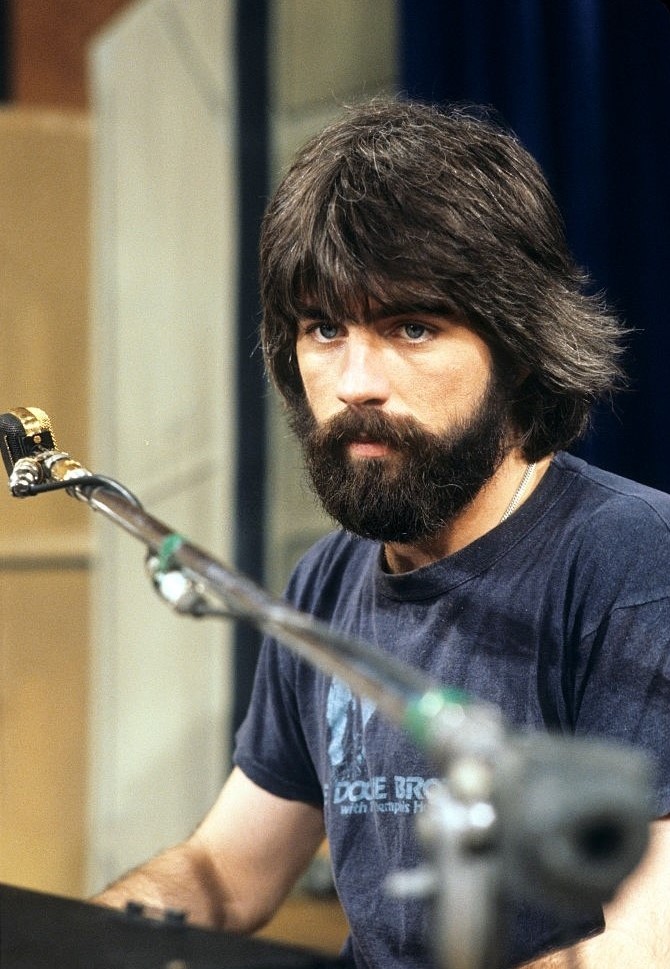 Happy Birthday to Michael McDonald who turns 69 years young today 