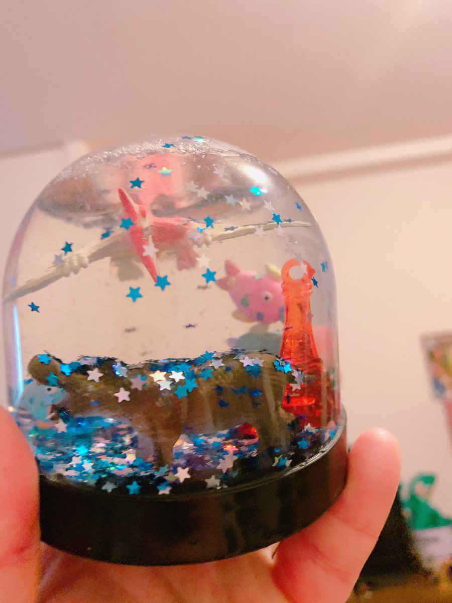 宮崎有妃 ちなみに昔 東京タワーで作ったスノードーム 題名 カバ最強伝説 スノードーム 東京タワー あれ 水減ってない 水もなんか濁ってるし 爆