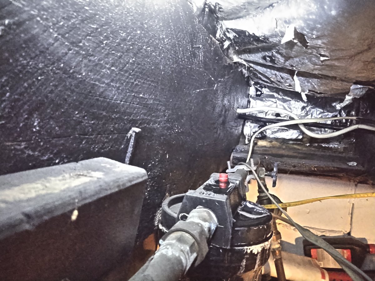 It does! That is PRECISELY the problem!Woohoo, o-ring kit time!