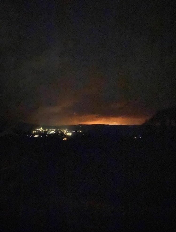 This photo was taken from our land in Chagford, approx 20miles from Tavistock where Dartmoor is currently on fire. Thinking of all the firefighters, local residents and wildlife 💔 

#dartmoor #dartmoorfire #moorfire #devon