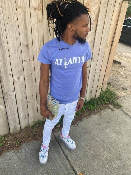bhollywoodmag's tweet photo. It’s safe to say our team is going to be planning a trip to #BAMA and @doubler_tjames is one of the reasons why! If you guys haven’t heard his latest hit single ‘The Hottest’, we highly suggest you check it out and show love! It’s currently playing at #CEMStudios 💥 https://t.co/CX0WdStB57