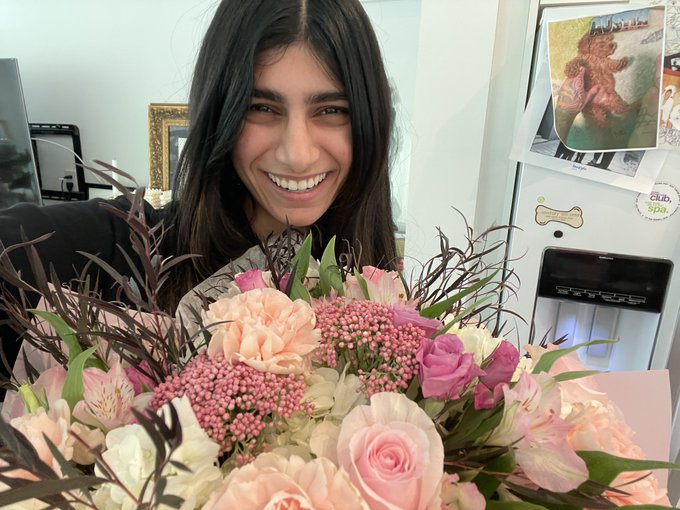 The most beautiful birthday flowers from @rupikaur_ 🥺&hearts;️💐 thank you so much my dear internet friend! But<a class="tags" target="_blank" title="On Twitter" href="/?out=eyJ0eXAiOiJKV1QiLCJhbGciOiJIUzUxMiJ9.eyJpYXQiOjE3MTM2NjUzNzAsImlzcyI6InR3cG9ybnN0YXJzLmNvbSIsIm5iZiI6MTcxMzY2NTM3MCwiZXhwIjoxNzQ1MjAxMzcwLCJyZWRpcmVjdF91cmwiOiJodHRwczovL3R3aXR0ZXIuY29tL3J1cGlrYXVyXyJ9.dNR_4Y3ogbLIuHKSSpwt8rlUnob8kgOkk7D_DigRGMFq5VFOtszBFlUzDV77FGxggFok9D5RJnyZfuAty3z5gQ">@rupikaur_</a>