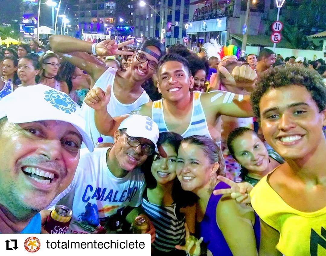 #Repost @totalmentechiclete
• • • • • •
Carnaval de Salvador

Quinta a noite, dia de curtir blocos sem corda... Pipoca free.

#tbt #carnavalvirtual #carnavadesalvador #2021 #axé