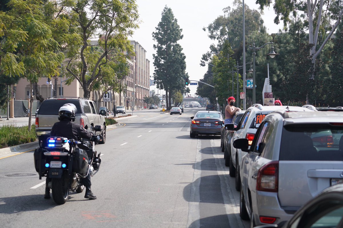 USCForward's tweet photo. Read our latest report that exposes USC-DPS’ pattern of hiring former LAPD officers with a history of excessive force and racial discrimination allegations — https://t.co/0A68WiuqOd https://t.co/65KHN1ipIa