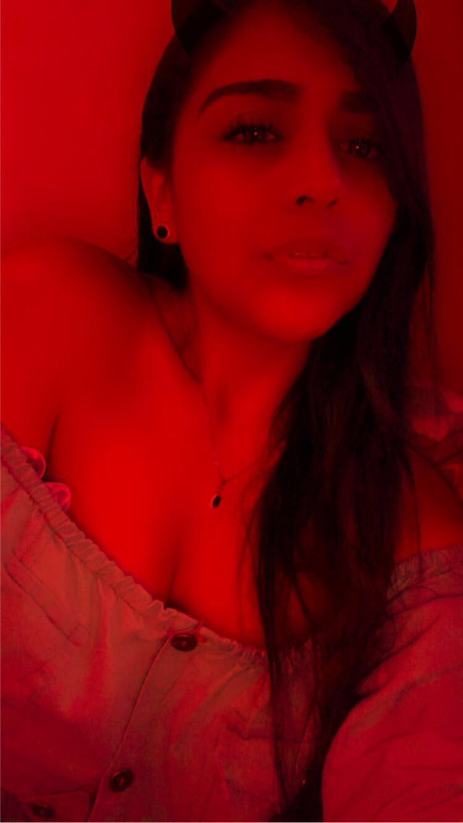 Sedúceme 💋🖤💋 

#flaquita #SIGUEME #morenita #FelizJueves #bby #RETWEEET