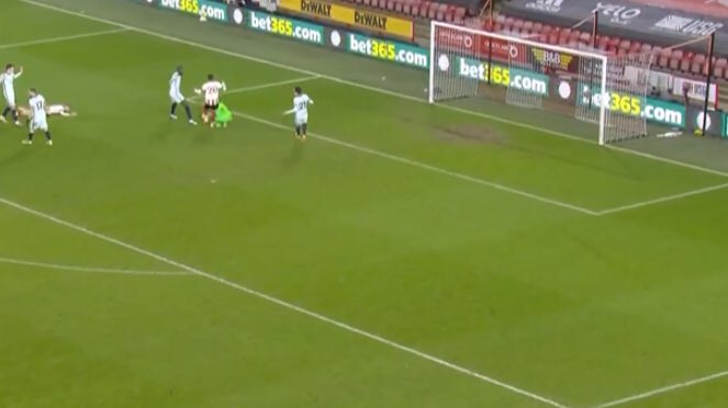 If  #Mendy can avoid these moments of poor judgement his sweeping numbers should improve & overtake  #Kepa’s as he’s made some vital interceptions so far this year which have prevented good scoring chances from ever occurring!He’s very brave & can execute a wonderful smother!