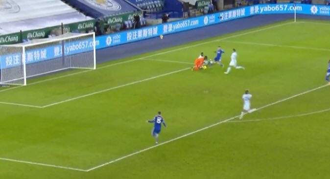 If  #Mendy can avoid these moments of poor judgement his sweeping numbers should improve & overtake  #Kepa’s as he’s made some vital interceptions so far this year which have prevented good scoring chances from ever occurring!He’s very brave & can execute a wonderful smother!