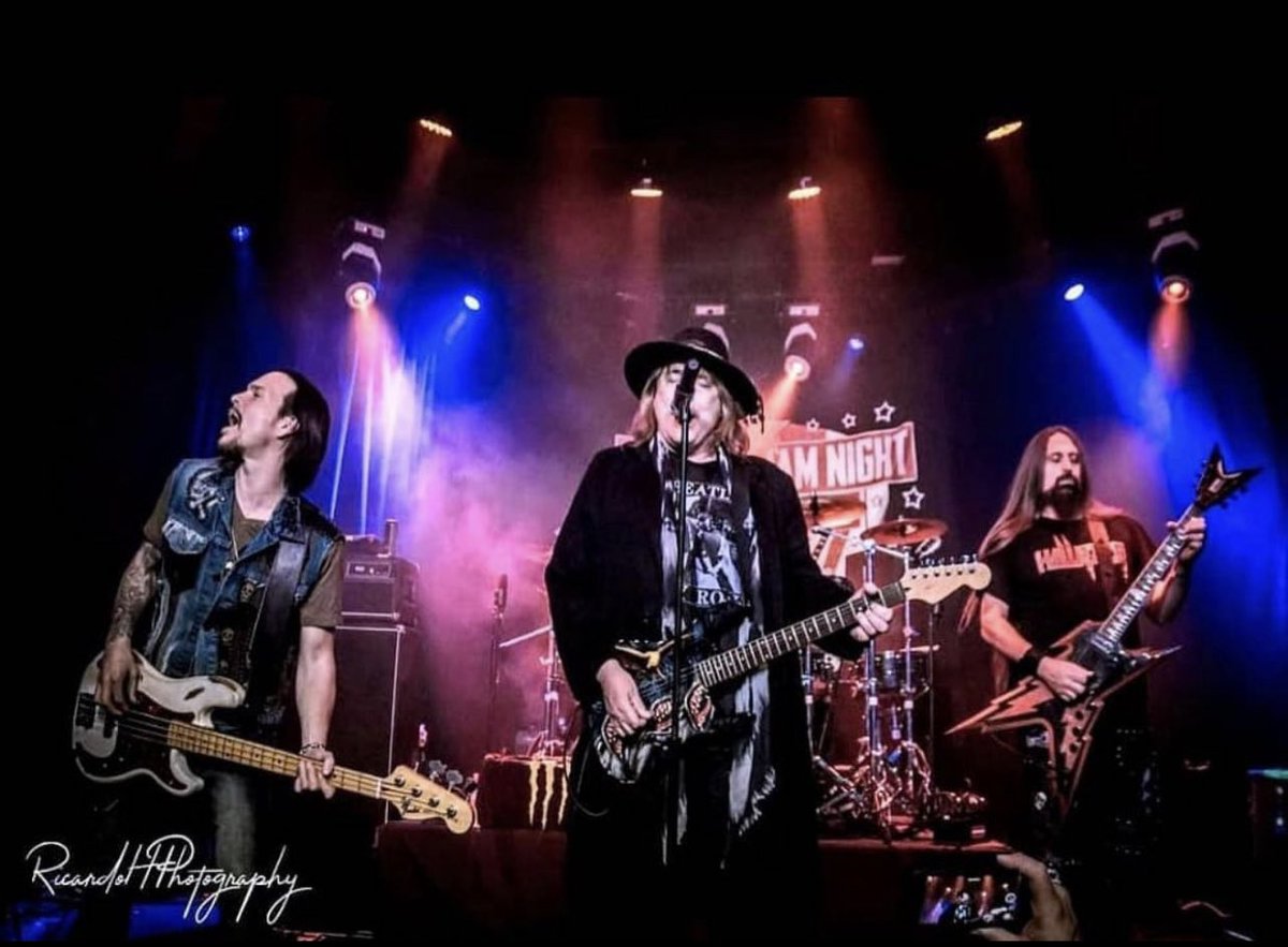 Throwback Thursday... rokken with dokken at Ultimate Jam Night with Sean McNabb and Matt Starr! Looking forward to this again... soon! Photo by @ricardoh_photography 🔥 #dokken #rokkenwithdokken #ultimatejamnight