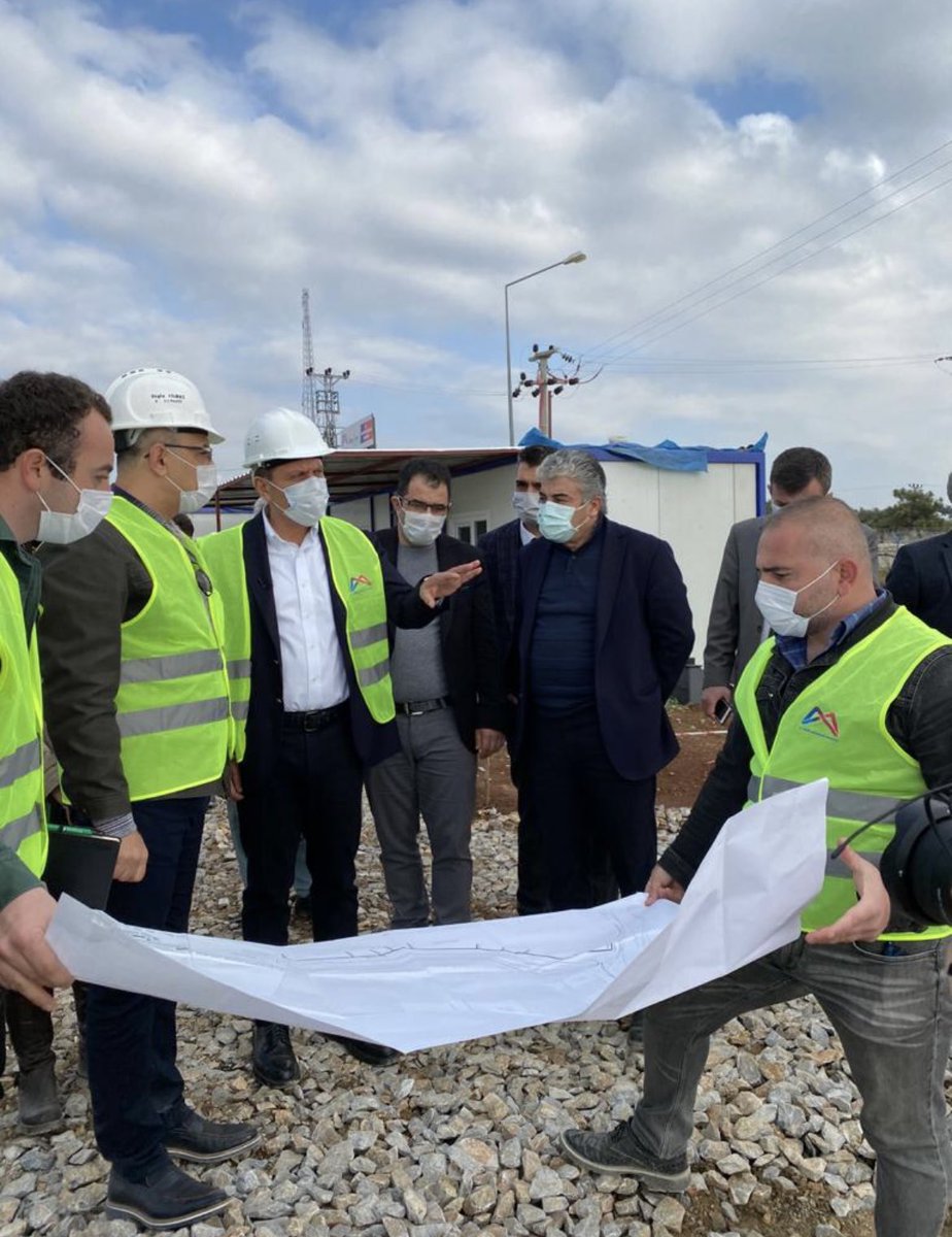 OlcayTok33's tweet photo. 1-Dünya şehri Mersin için ilk günkü aşkla çalışmaya devam ediyoruz. 

Başkanımız Vahap Seçer ile birlikte yapımı devam eden yeni otobüs yerleşkesi ile 4. çevre yolu çalışmalarını yerinde inceleyerek sorumlu birim yetkililerinden bilgi aldık. https://t.co/wb85I8RyA7