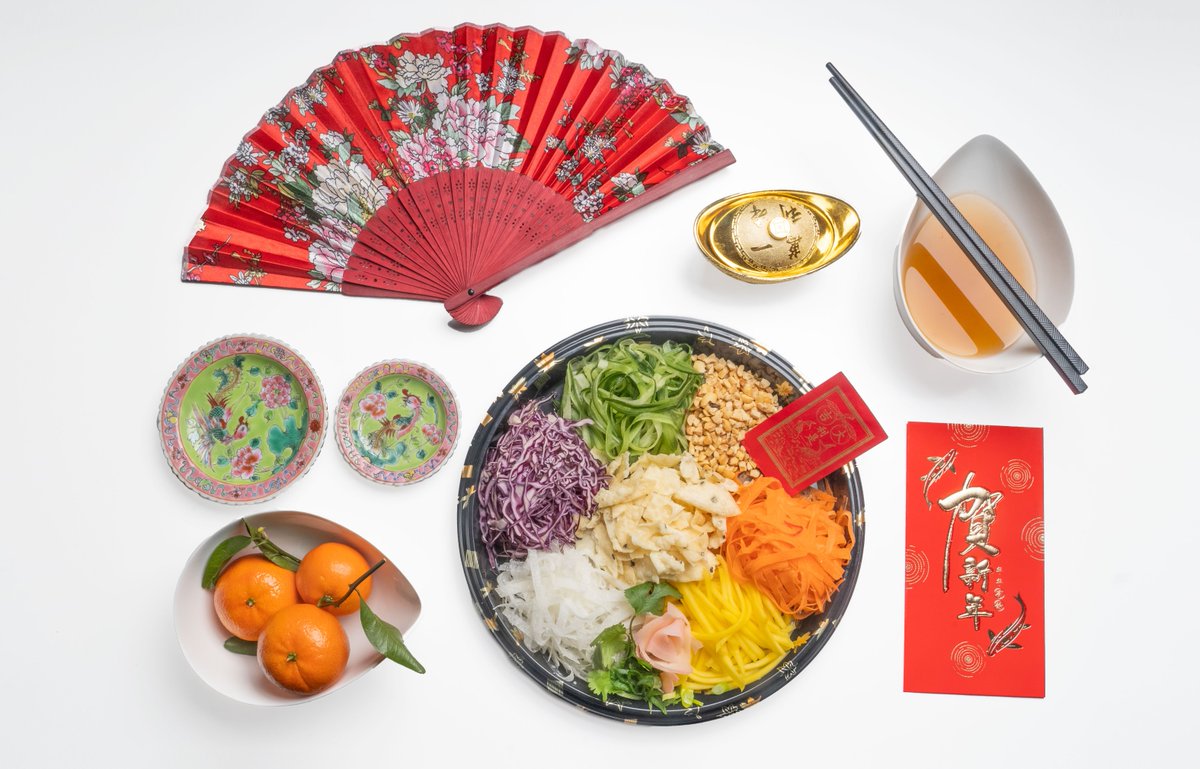 We are now offering our new feature salad for the Lunar New Year! We hope the year brings you more happiness, abundance, and health for the upcoming year! #freshbowl
❤️Grab a loved one.
🥢Then, chopsticks.
🍊Next, lift up high and mix well!